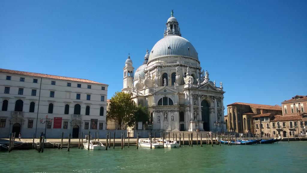 In Venice Back To San Marco Tourist Apartment Bagian luar foto
