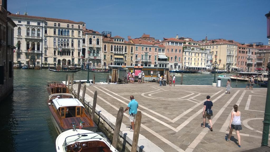 In Venice Back To San Marco Tourist Apartment Bagian luar foto